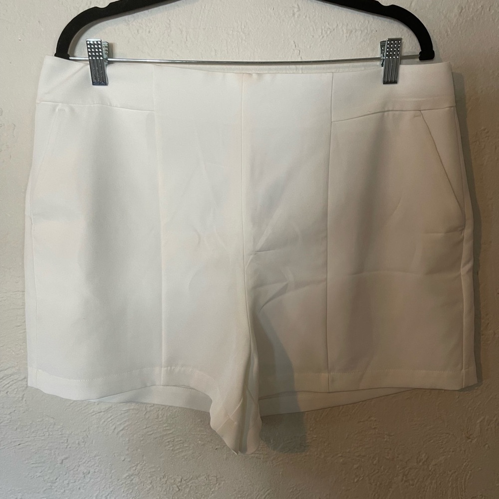 Express Women's White Shorts- New